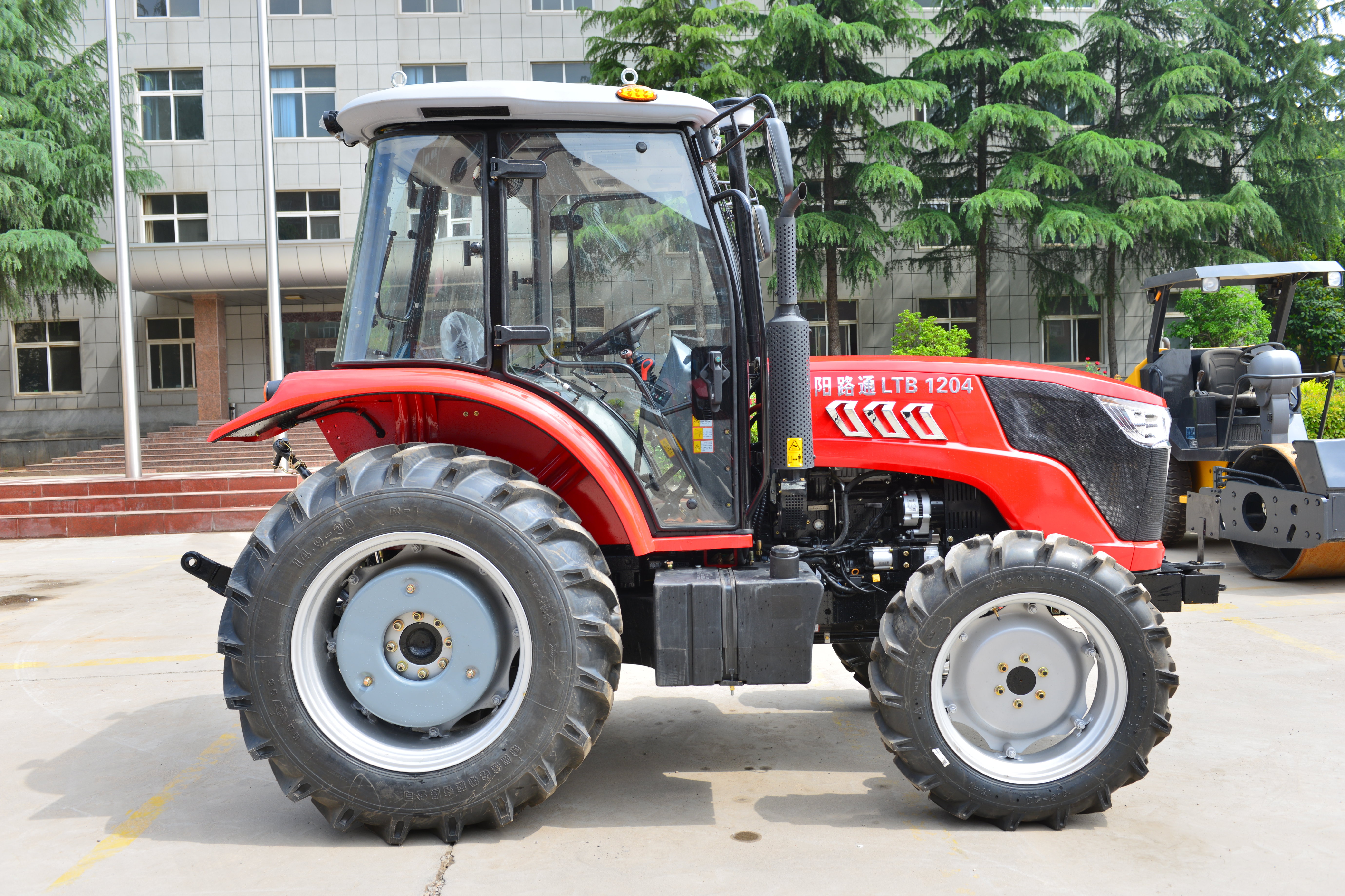 LTB1204 Tractor