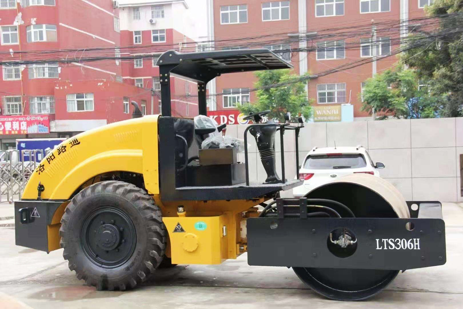 LTS306H (2WD, 6T) Hydraulic drive single drum vibratory road roller