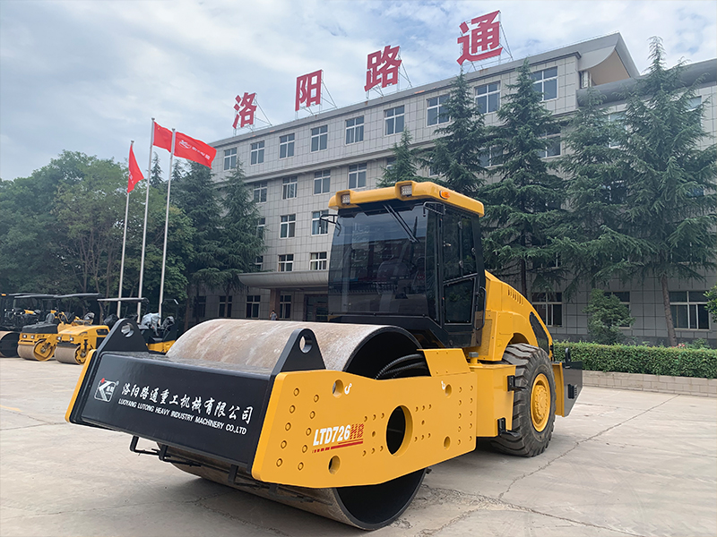 LTD723H (4WD, 23T) Hydraulic drive single drum vibratory road roller