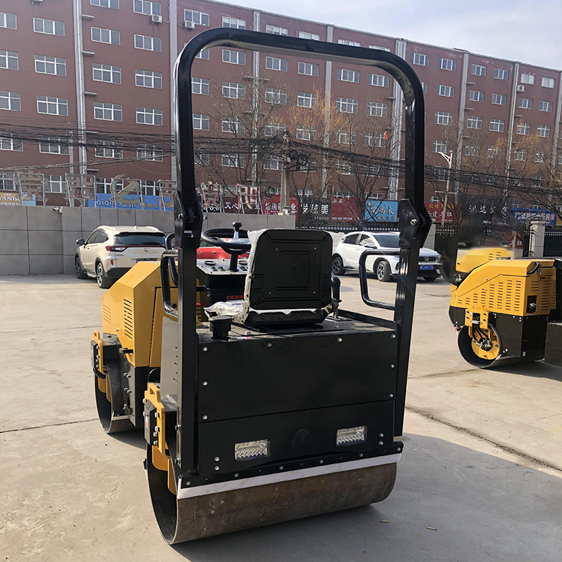 LTC302 Tandem Drum Vibratory Roller: A Compaction Equipment Adaptable to Diverse Engineering Scenarios