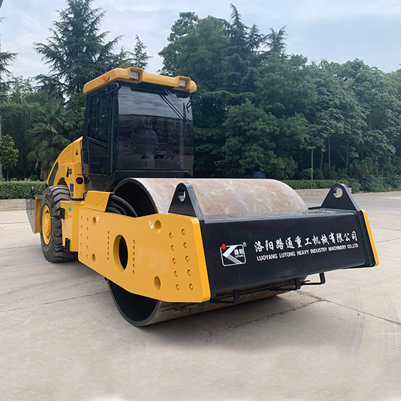 LTS726H Roller: A Reliable Partner for Plateau Operations & Road Constructio