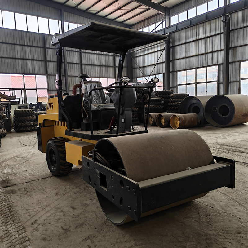 Must-See for Engineers | LT304 Road Roller: Fuel-Saving, Labor-Saving and Worry-