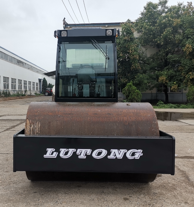 Roadtun LT210B Single Drum Vibratory Roller