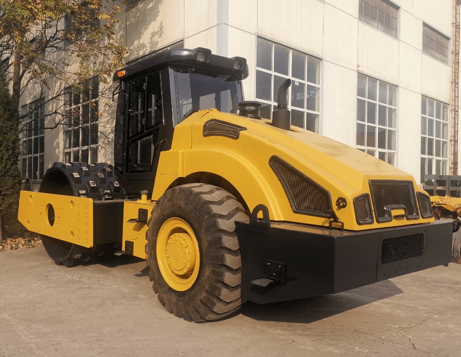 LT618SD Roller: Multi-scene Compaction Expert, Energy-saving & Adaptable to Complex Working Conditions