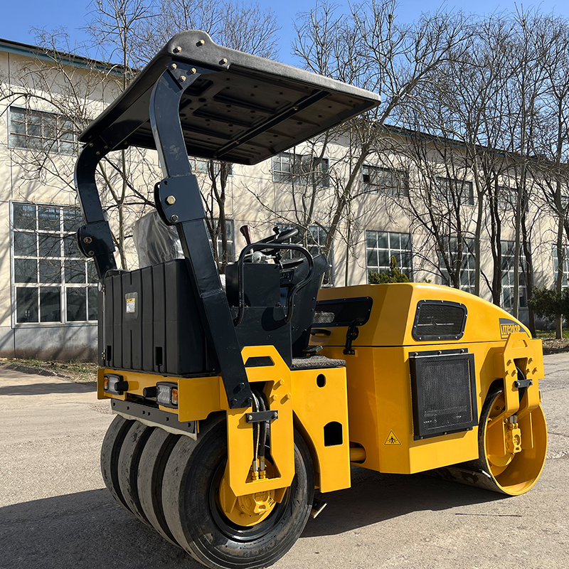 Pioneer in Compaction | LTC203P Roller: Precision Engineering for Urban Road Construction