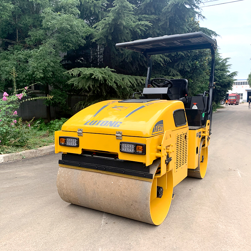LTC3H Mini Road Roller｜Precise Compaction for Diverse Construction Applications